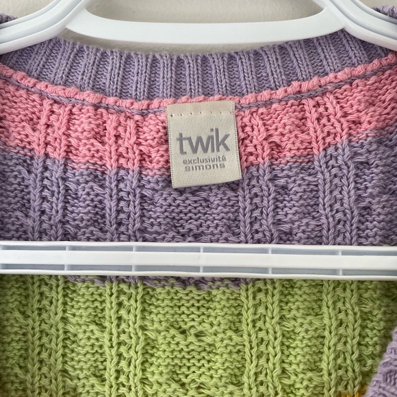 Cropped Cable Knit Vest from Simons - Picture 3 of 4